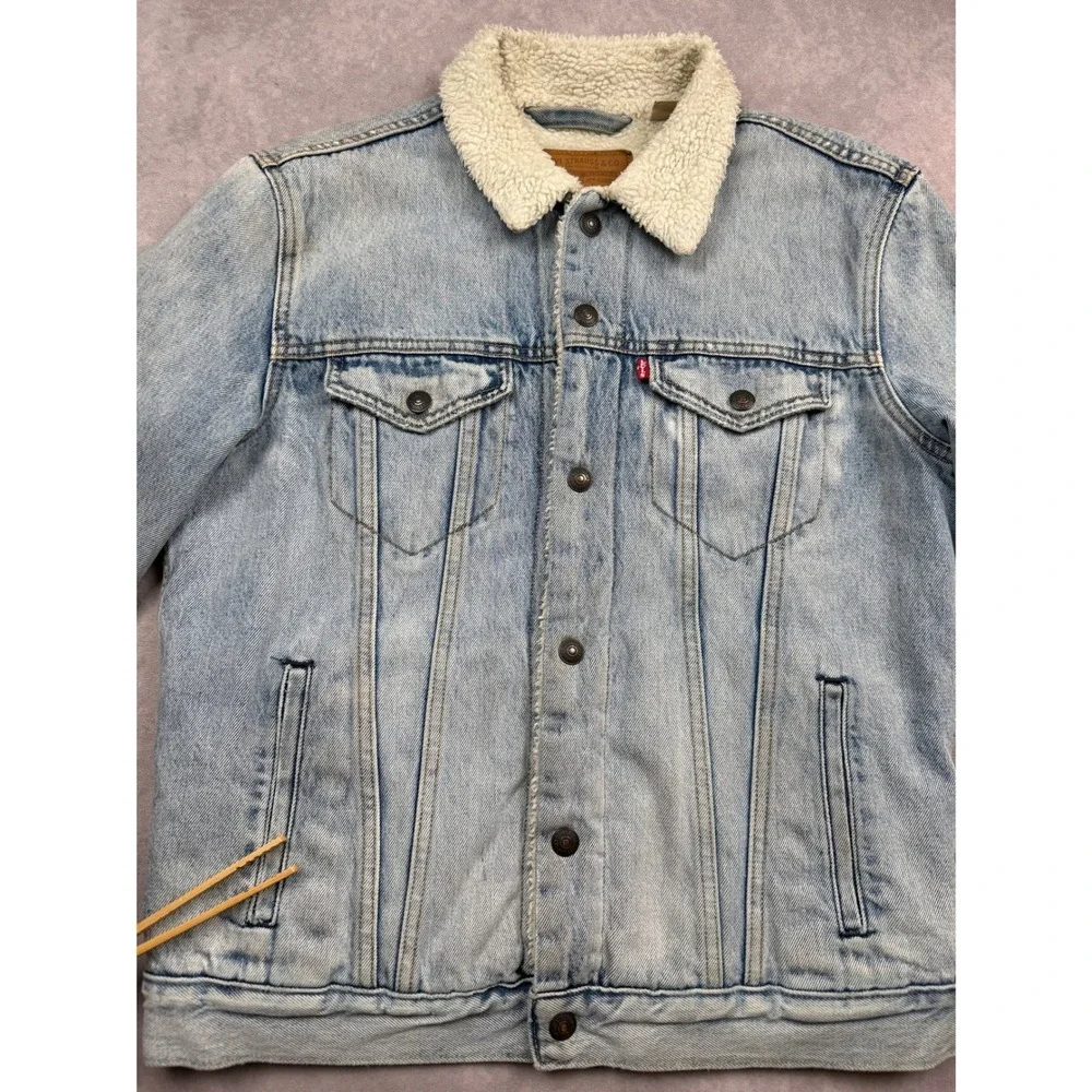 Levis Premium Mens M Sherpa Lined Denim Trucker Jacket Light Wash Blue Casual